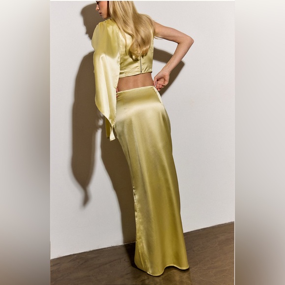 BUTTER YELLOW SATIN LOW RISE MAXI SKIRT - Picture 2 of 5
